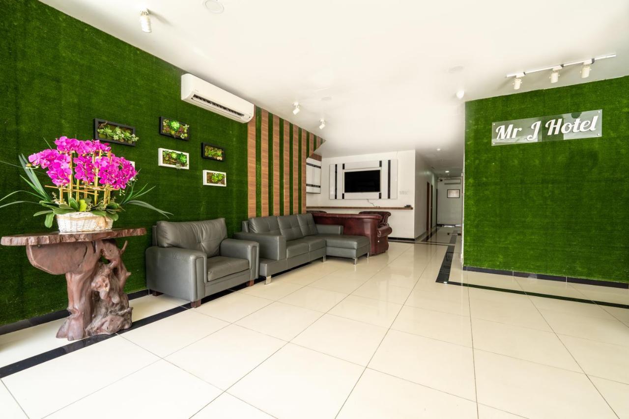 Mary J Hotel Family 10 Pax Room Kota Bharu Dış mekan fotoğraf