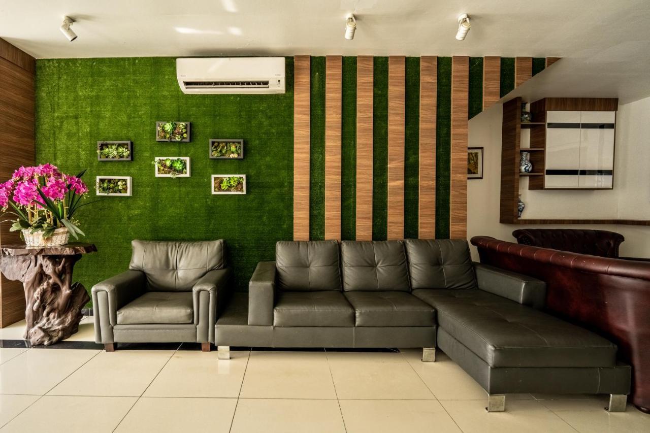 Mary J Hotel Family 10 Pax Room Kota Bharu Dış mekan fotoğraf