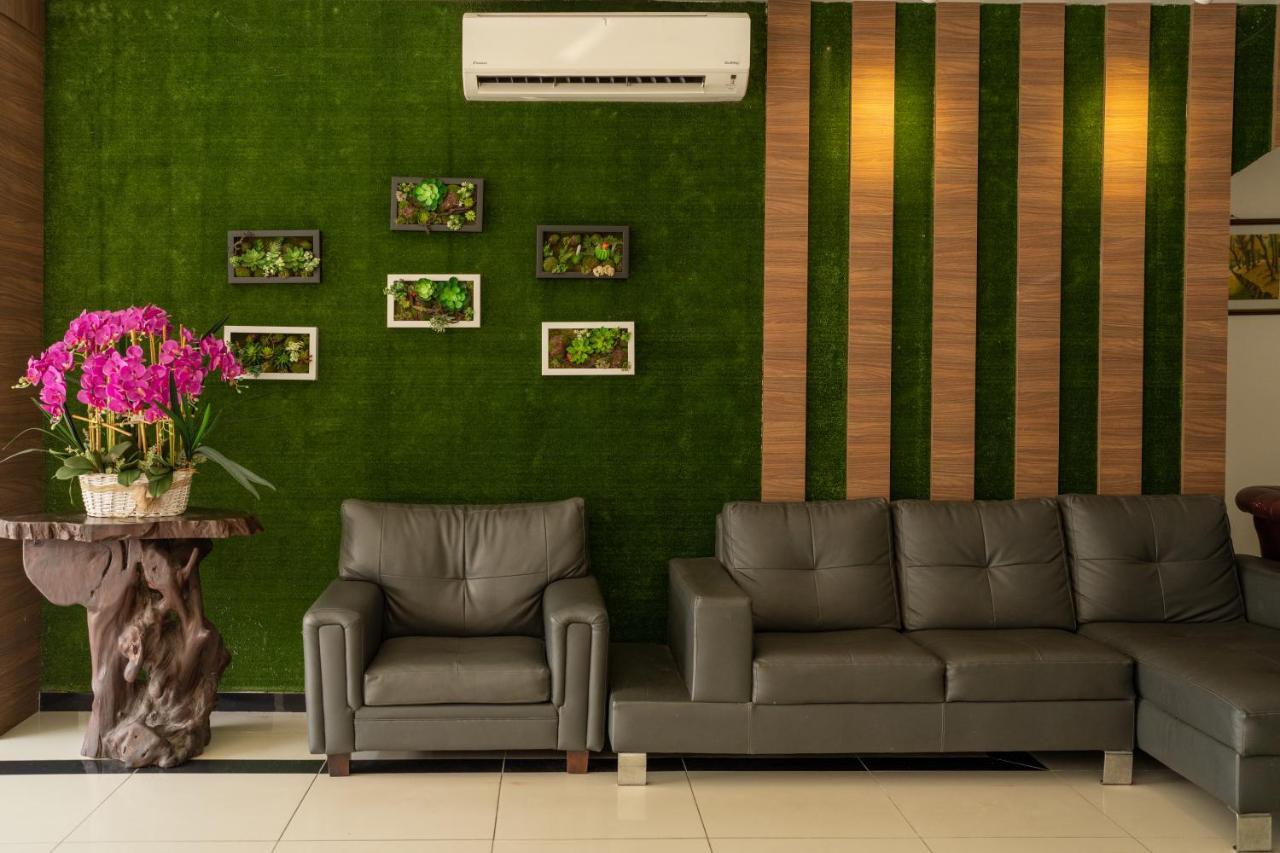 Mary J Hotel Family 10 Pax Room Kota Bharu Dış mekan fotoğraf